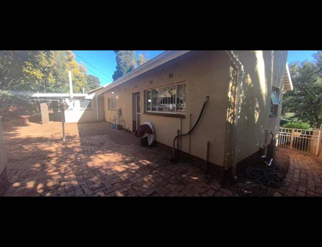 5 BEDROOM HOUSE FOR SALE IN WILRO PARK
